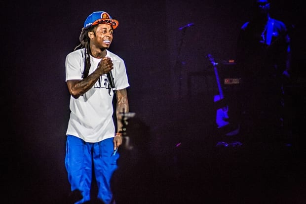 Lil Wayne fluttur meðvitundarlaus á spítala í nótt