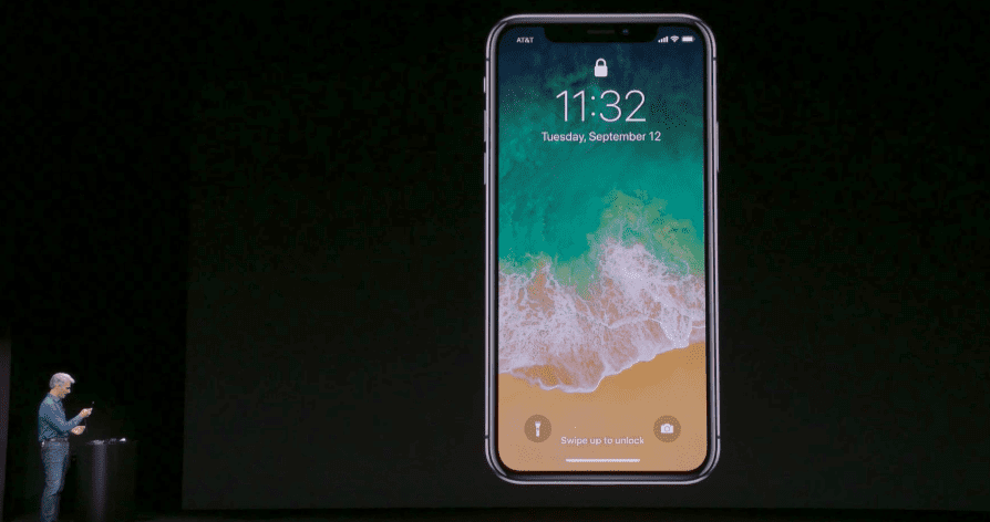 Myndband: Vandræðalegt atvik á kynningu Iphone X þegar nýr „smettisopnari“ virkaði ekki