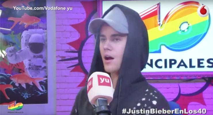 Justin Bieber gengur út úr viðtali á Spáni