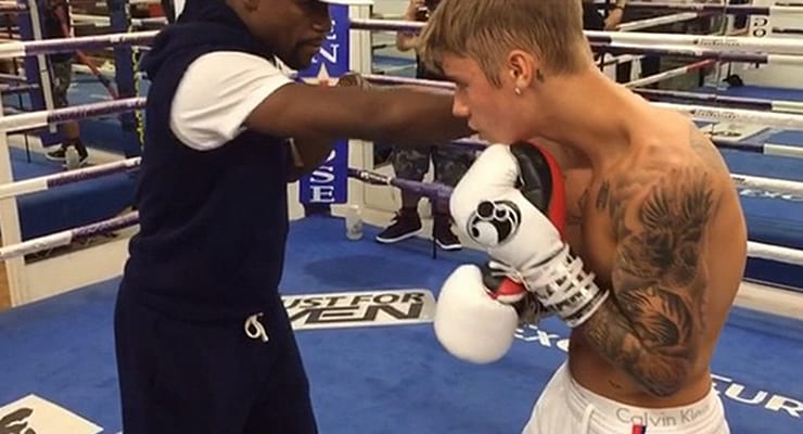 Floyd Mayweather kennir Bieber að boxa