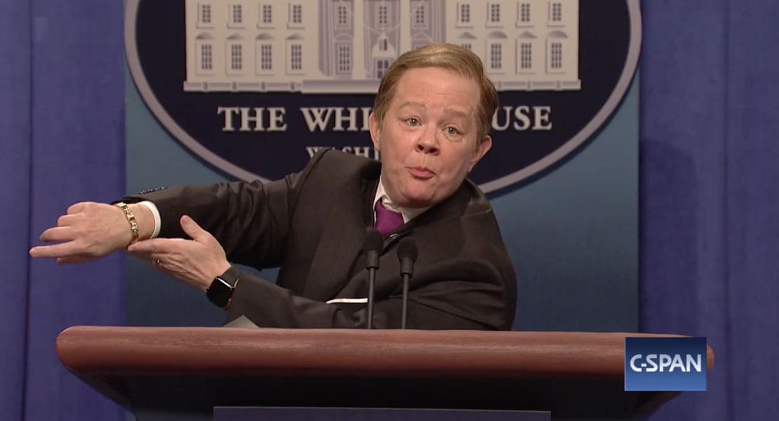 Melissa McCarthy sneri aftur í Saturday Night Live sem hinn stórkostlegi fjölmiðlafulltrúi Hvíta hússins