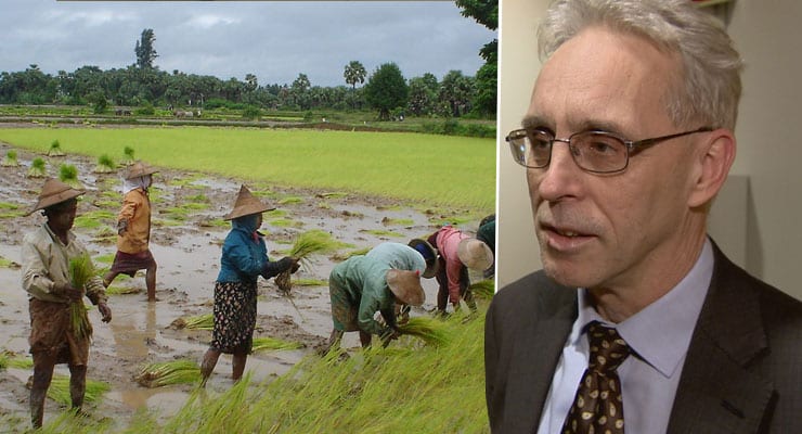 Formaður samninganefndar ríkisins er staddur í Myanmar