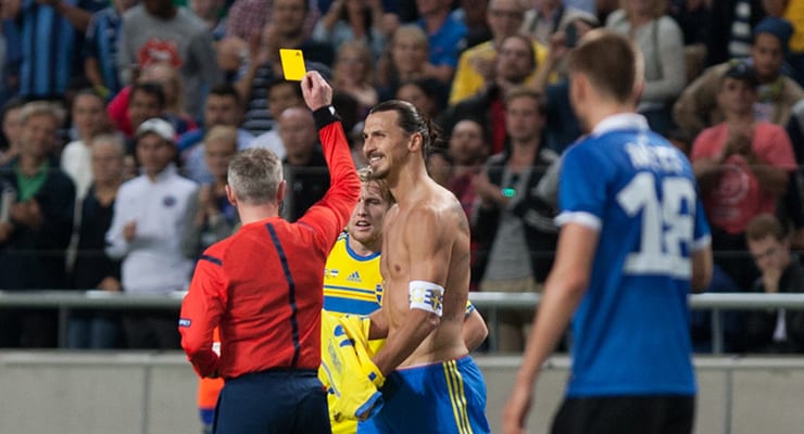 Kristinn Jakobs spjaldaði Zlatan þegar hann sló markametið