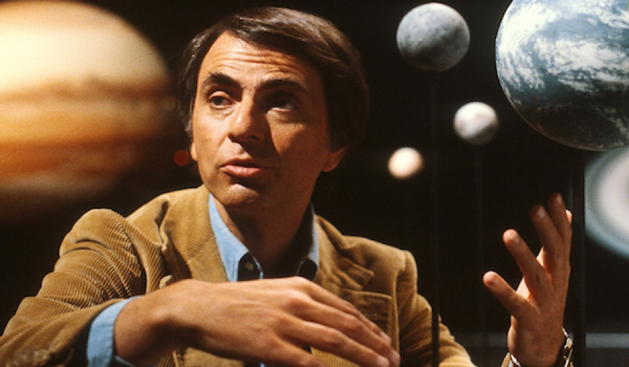 Þessi ræða Carl Sagan mun BREYTA lífi þínu - Setur tilveru okkar í samhengi sem nær inn að hjarta! - MYNDBAND