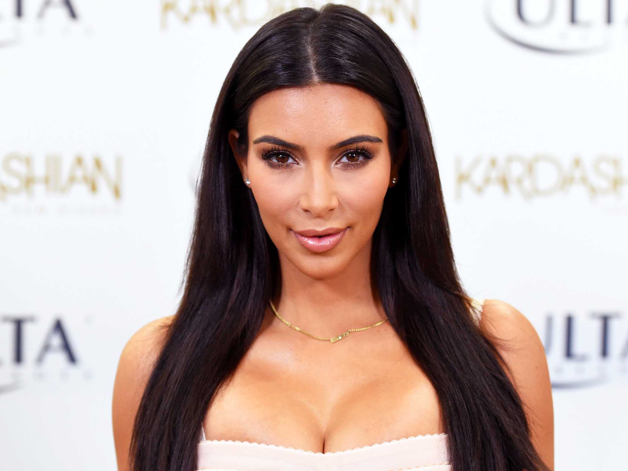 Fyrri HREKKJAVÖKUBÚNINGUR Kim Kardashian kom verulega á óvart - Myndir