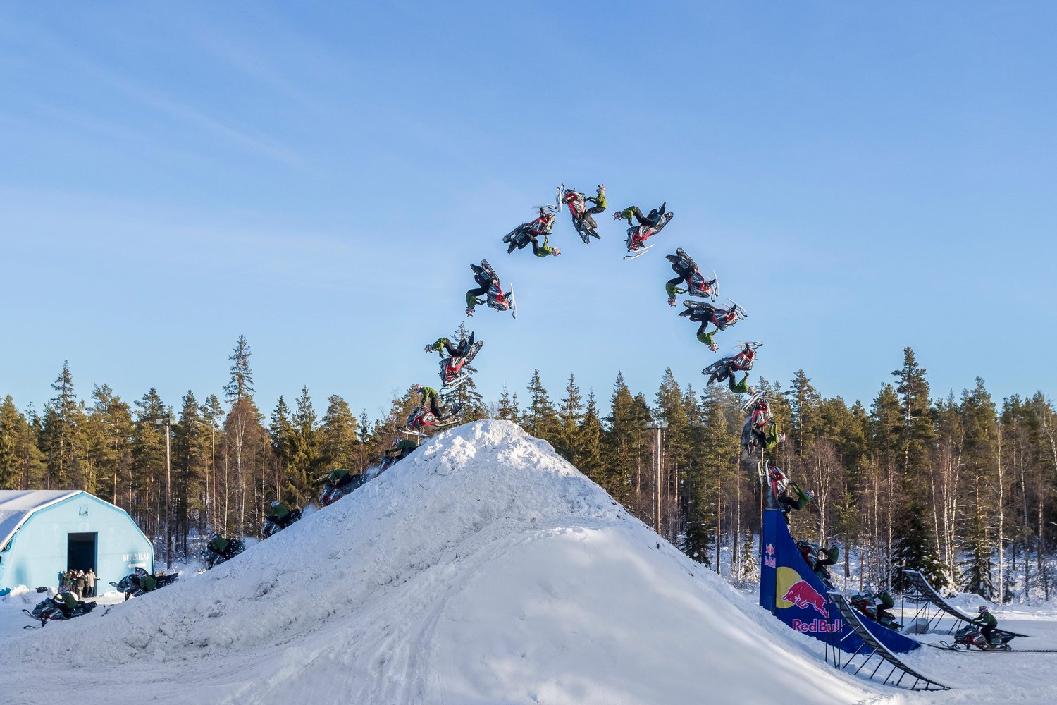 Það er búið að lenda TVÖFÖLDU „Backflipi“ á snjósleða! - Sjáðu það hérna!