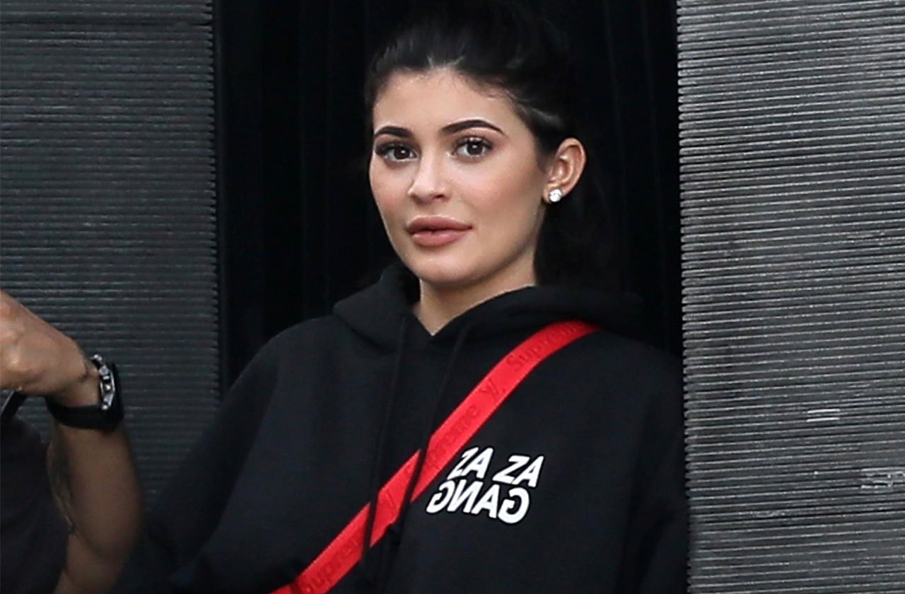 Kylie Jenner RUGLAR alla með Snapchat mynd! - Er hún ólétt eða ekki?