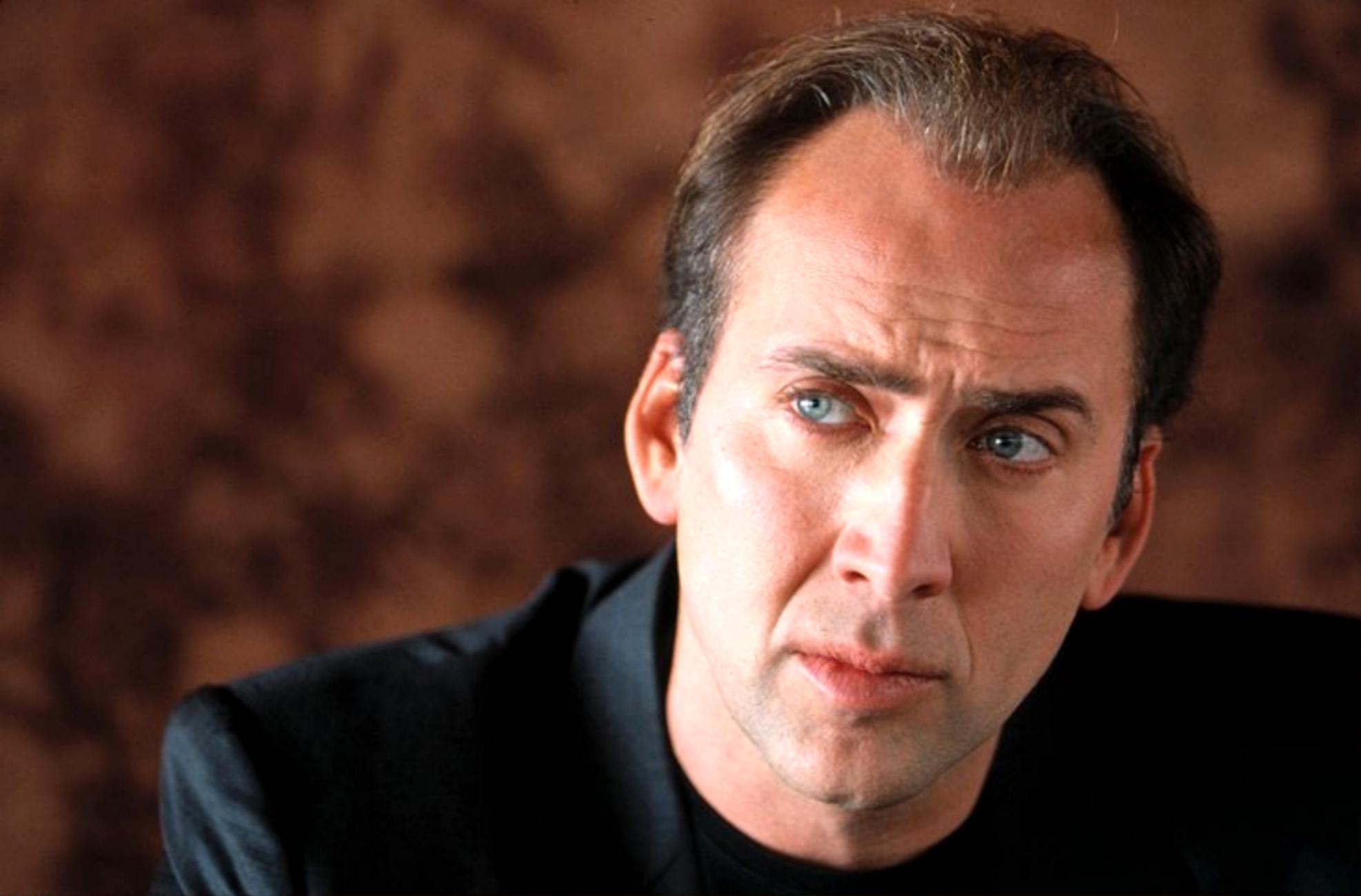 Skemmtileg myndasyrpa náðist af Nicolas Cage DAÐRA við konu! - Svo kom maðurinn hennar!