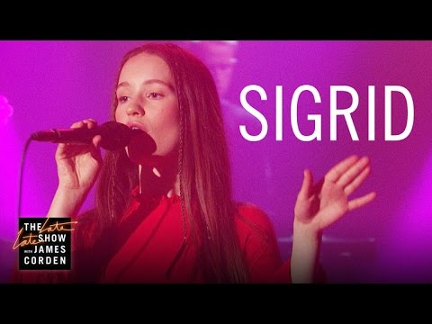 Sigrid átti geggjaðan flutning í James Corden sem deilist út um allt net!