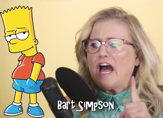 Sjáðu Nancy Cartwright taka sjö Simpsons KARAKTERA á 40 sekúndum!