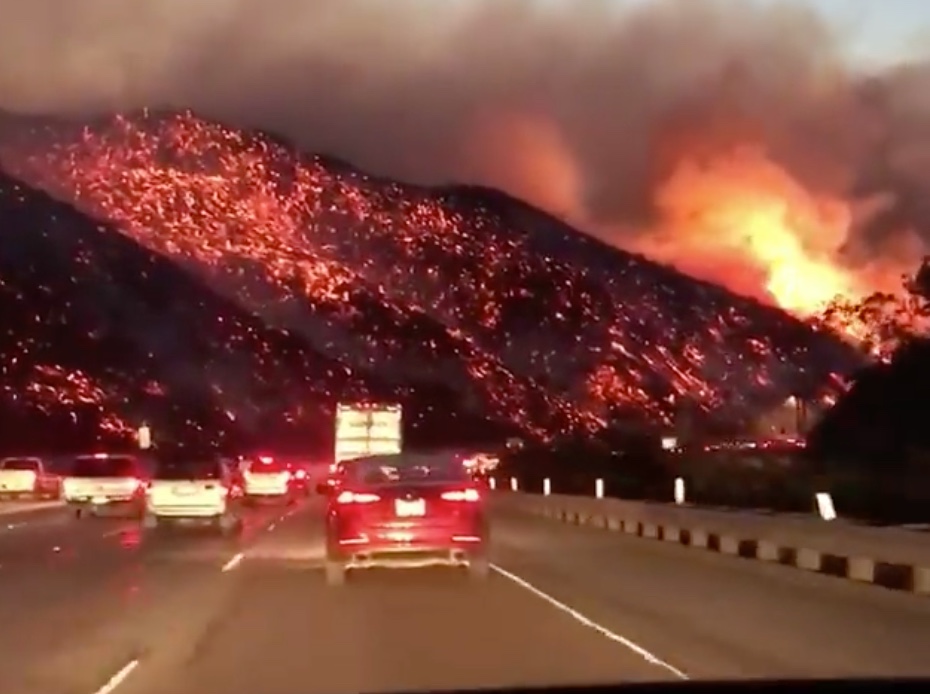 Myndband úr bíl sýnir skógarelda í Californiu sem eru eins og MORDOR