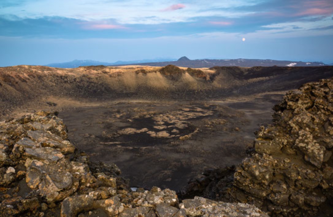 Áskell varð að stoppa bílinn til að ná mynd af SÓLINNI eins og þú hefur líklega aldrei séð hana áður ...