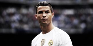 Ronaldo fleygir hljóðnemanum í vatnið